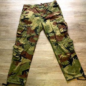 Army fatigue camo cargo pants